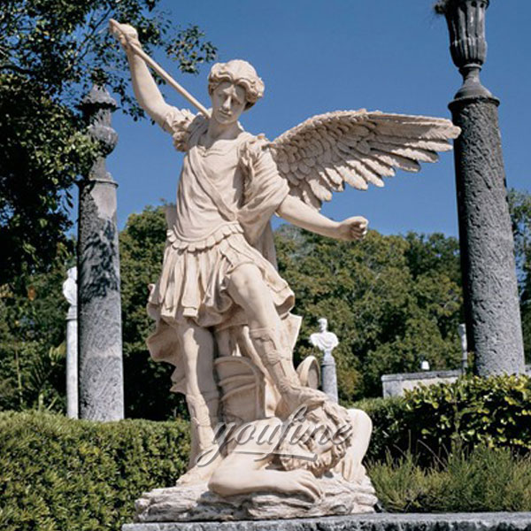 0Знаменитый белый мрамор Архангела Михаила, убивающего статую демона на продажу (1)